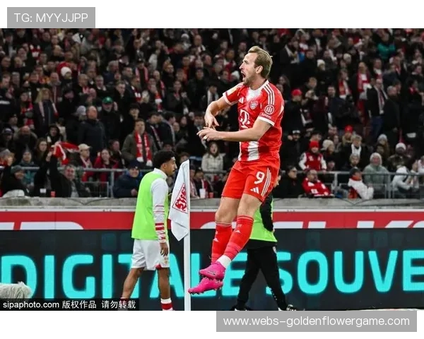 海登海姆门将出击与队友相撞，奥利塞笑纳空门大礼